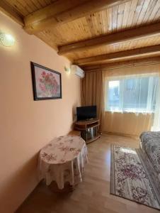 Мальва на Бирюзова - 8