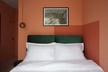 Дизайнерский двухместный номер Терракотовый рядом с набережной - 1