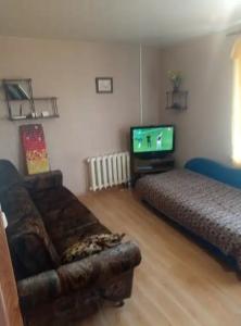 40 лет Октября - 83