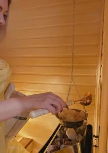 Уютный новый дом с сауной включена в стоимость и видом на озеро и лес - 12