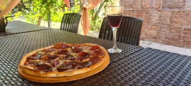 У Юджина - 40