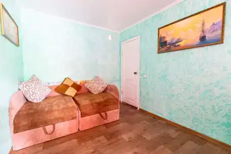 У Юджина - 60