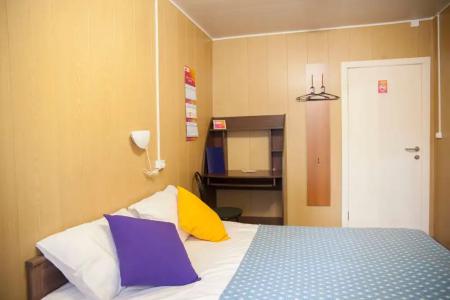 Анти Хостел RoomHouse у Вокзала - 9