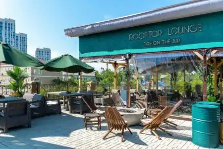 V & Rooftop lounge - 17