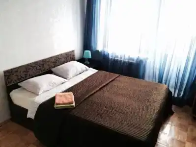 Нахимова 23 - 1