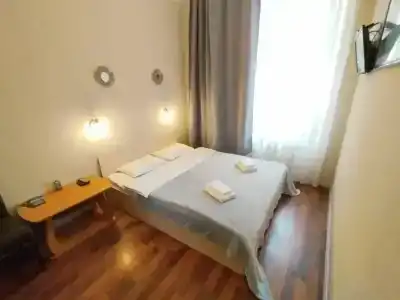 Jo Inn - 40
