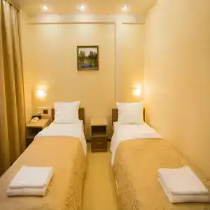 Green Street & Hostel - 3