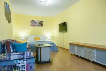 Пять Звёзд у офиса Газпрома - 1