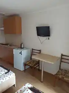 Лавровый - 3