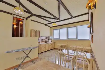 House Loris - 5