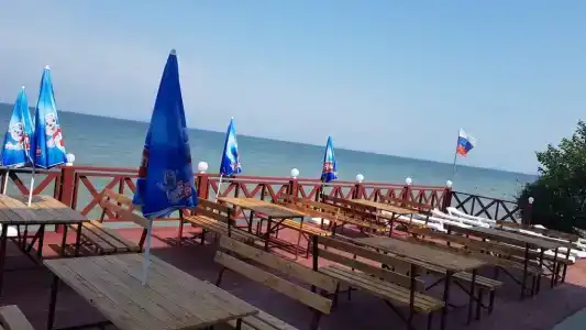 У моря - 4