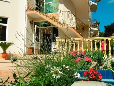 Лаура - 1
