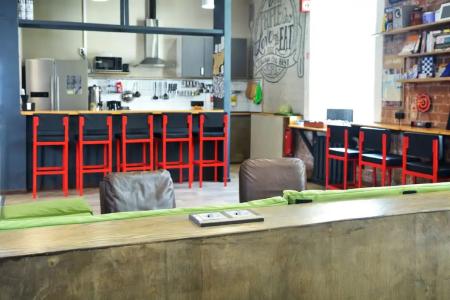 Rolling Stones hostel - 7