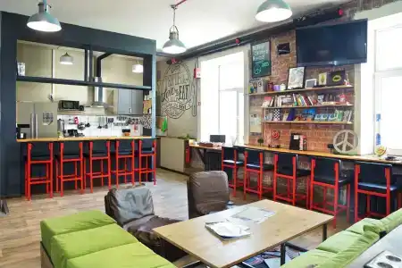 Rolling Stones hostel - 4