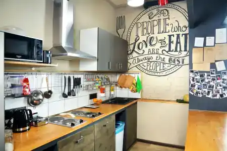 Rolling Stones hostel - 5