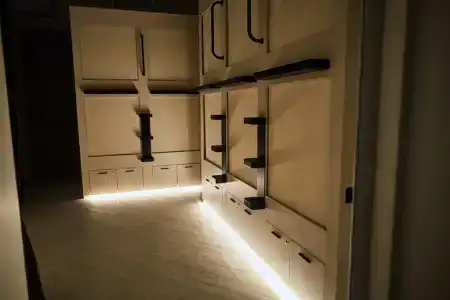Deep Capsule Hotel - 18