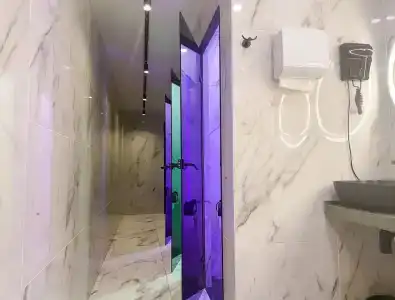 Deep Capsule Hotel - 41