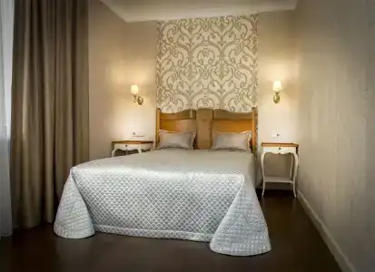 Пушкинский-дом - 81