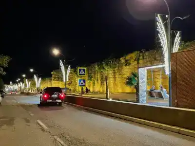 Дом напротив крепостной стены - 1