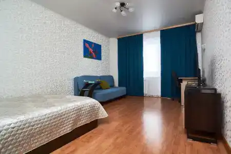 Ул.70 лет Октября 10 - 8