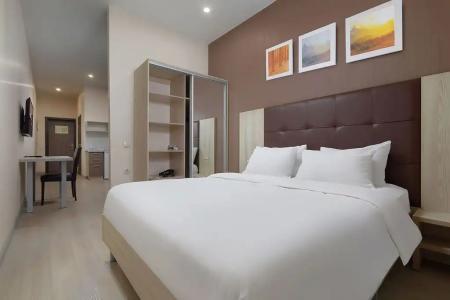 Golden Tulip - 56