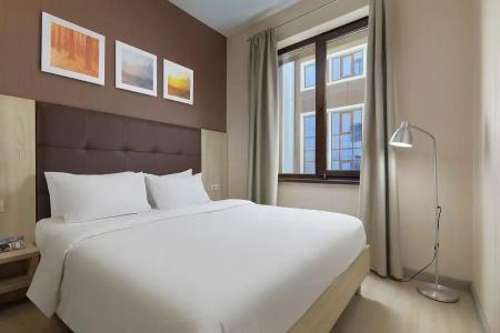 Golden Tulip - 57