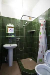 У Александра - 102