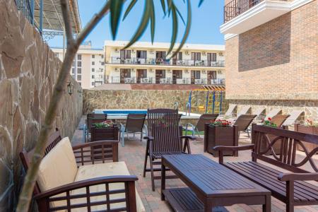 Brown - 16