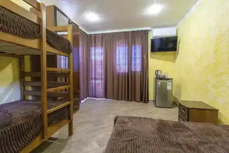 У Юджина - 70