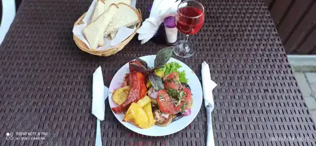 У Юджина - 76