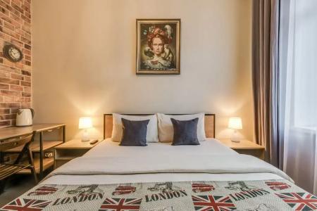 Замок на Никольской - 44