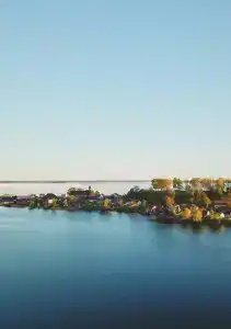 Уютный домик у озера - 1