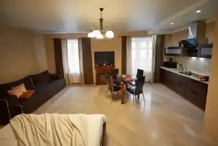 PaulMarie on Prs. Lenina, 51 - 3