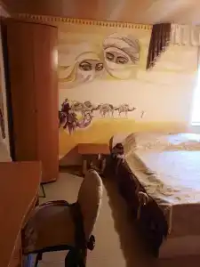 у Ларисы - 53