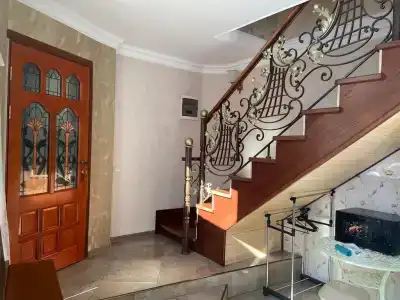Ялтинский дворик - 9