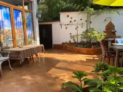 Ялтинский дворик - 10