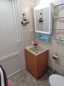 Деревянный коттедж в можжевеловой роще - 58