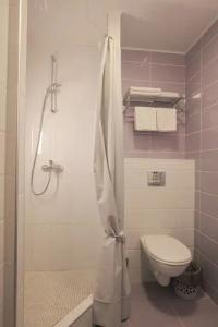 Elhostel - 107