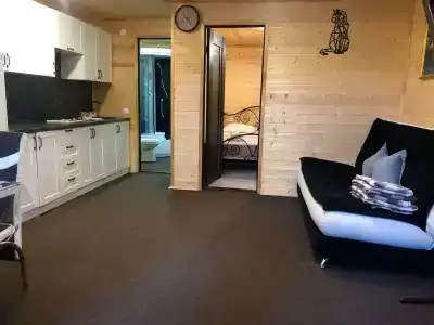 Уютный домик в лесу - 12