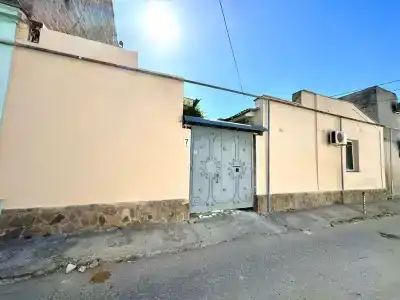 У Анжелы - 27