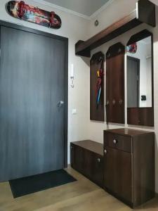 В центре на набережной - 10