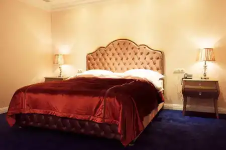 Royal - 1