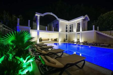 The White Residence - 15