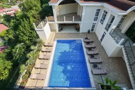 The White Residence - 2