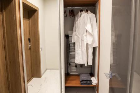 The White Residence - 12