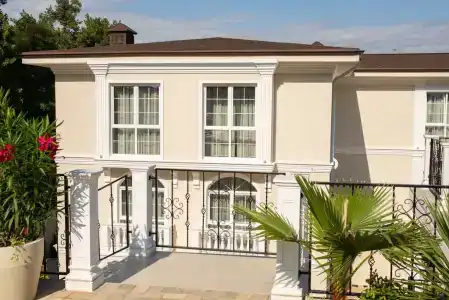 The White Residence - 1