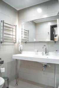 People - 44