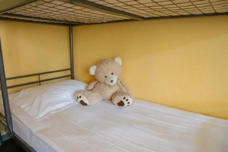 Yellow - 32