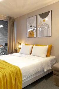 Grey house - 6