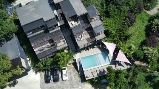 Grey house - 42